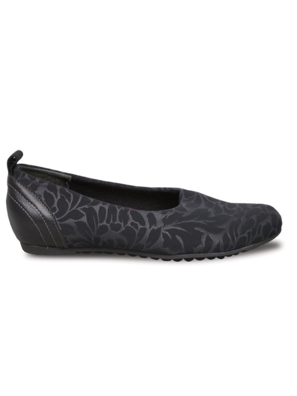 Munro Women's Iriana Flat in Black Stretch Fabric Floral Print Slip On Size 6